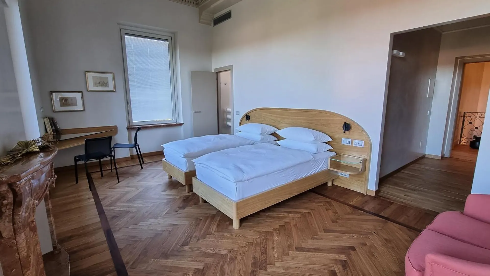 Villa Hermann Somma Lombardo Lodge